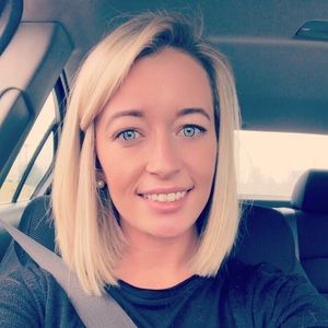 Meet your Posher, Casey